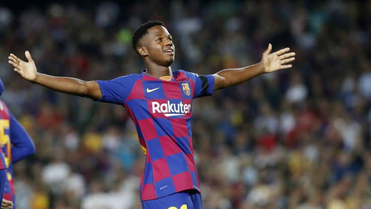 Cláusula de rescisión de 100 millones de euros y solo tiene 16 años; Ansu Fati con el Barça. 